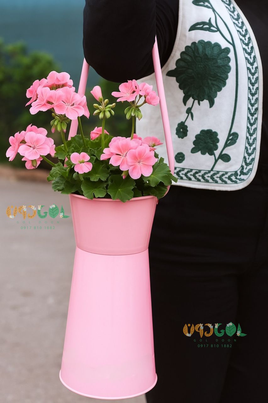 گلدان فلزی مدل جارفا دسته دار